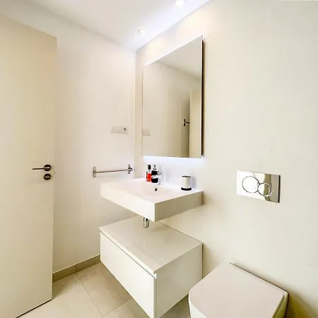 Rooftop Jacuzzi Pools Modern Wifi Townhouse * Эстепона