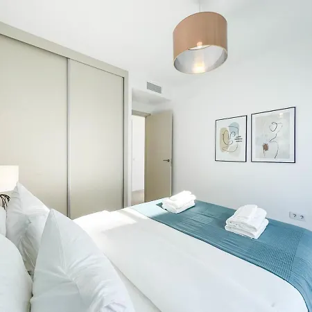 Rooftop Jacuzzi Pools Modern Wifi Townhouse *