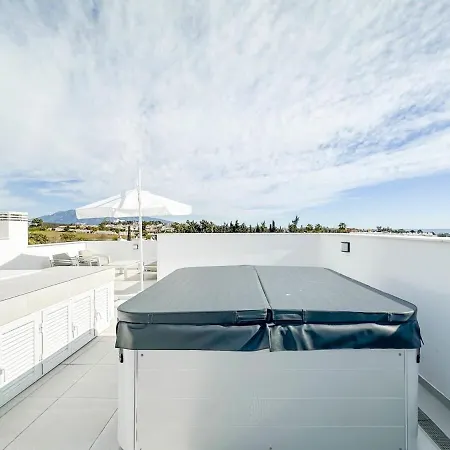 Rooftop Jacuzzi Pools Modern Wifi Townhouse Апартаменты *