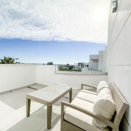 Апартаменты Rooftop Jacuzzi Pools Modern Wifi Townhouse *
