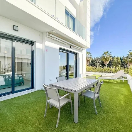 Rooftop Jacuzzi Pools Modern Wifi Townhouse *