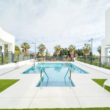 Rooftop Jacuzzi Pools Modern Wifi Townhouse Эстепона